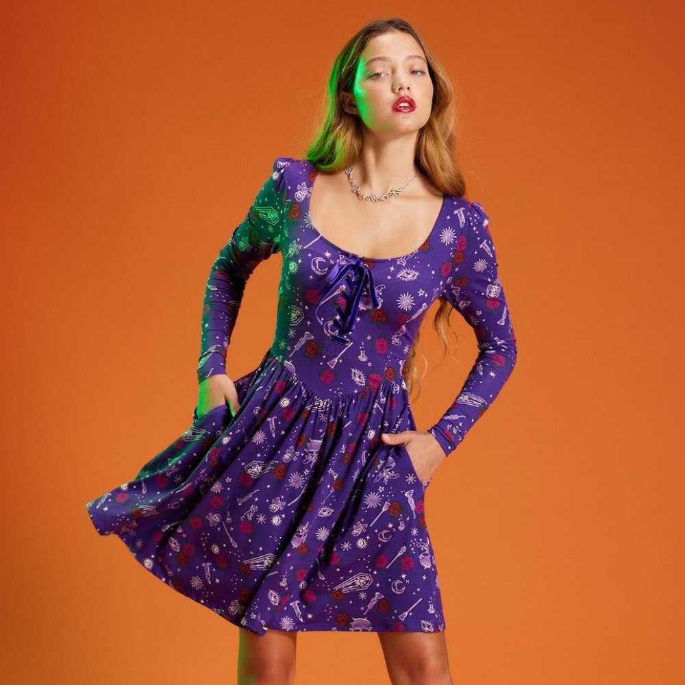 Hot Topic Her Universe Disney Hocus Pocus Icons Lace-Up Purple Dress Size 0 NWOT